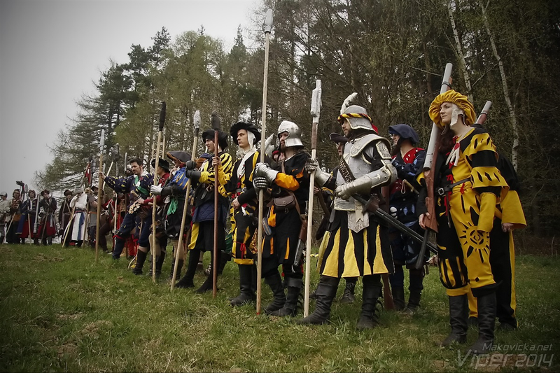 Illustration for article titled Fans Bring Warhammer To Life On A Battlefield